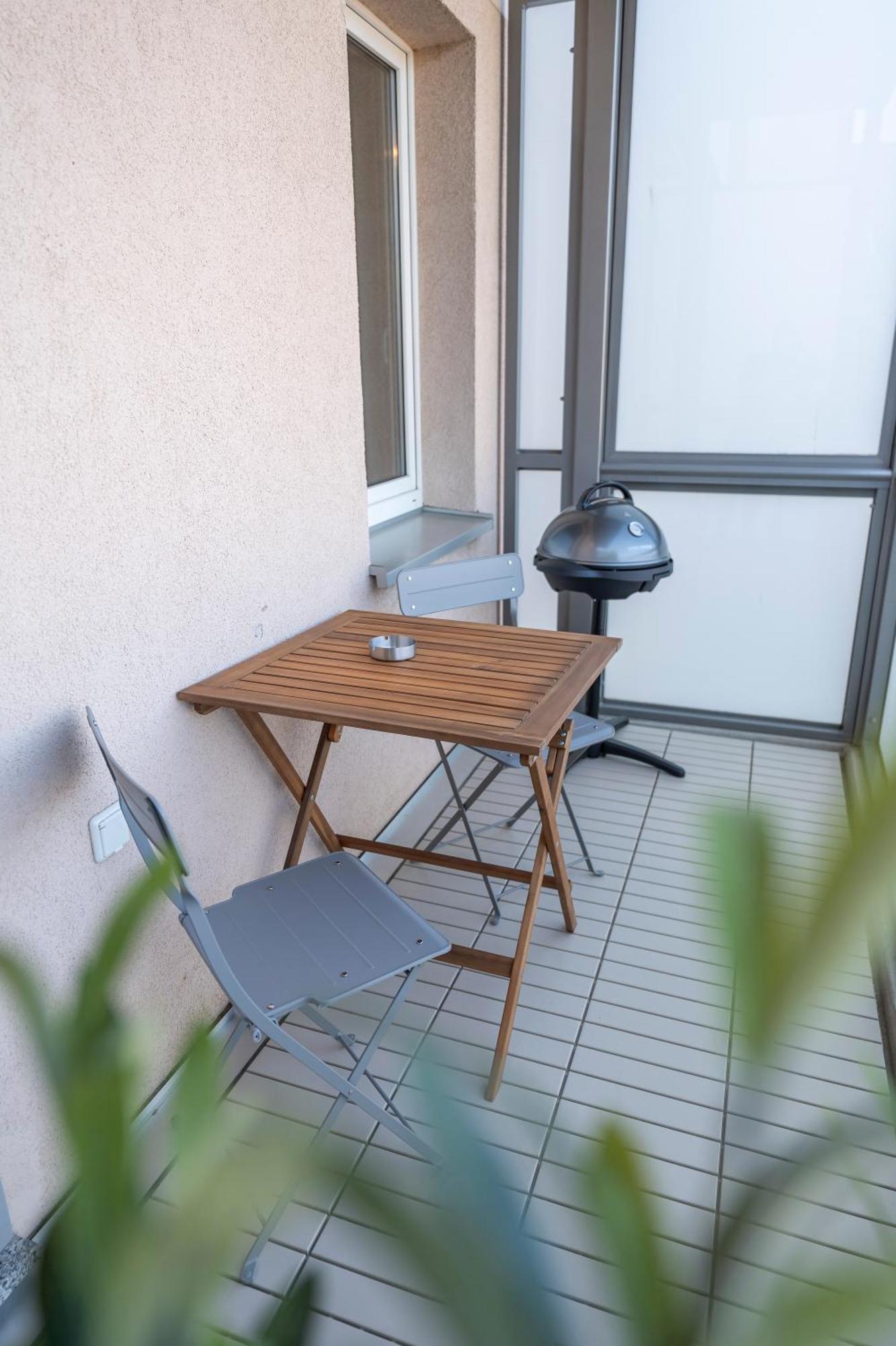 Rr - Central Apartment 80Qm - Balcony - Washer Magdeburgo Esterno foto